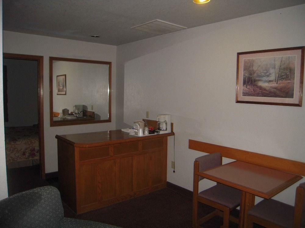 Oak Hill Inn And Suites Tahlequah Eksteriør bilde