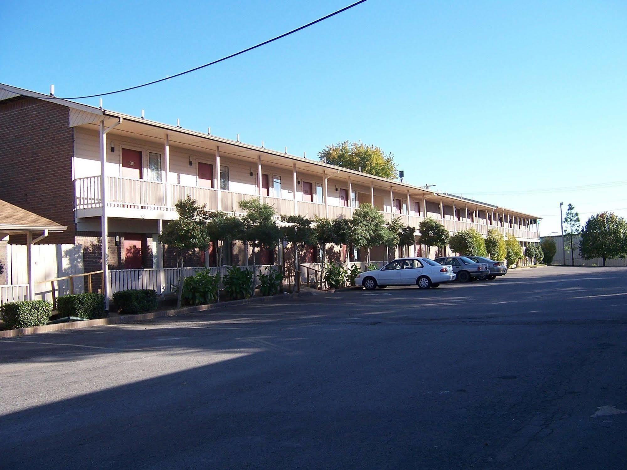 Oak Hill Inn And Suites Tahlequah Eksteriør bilde