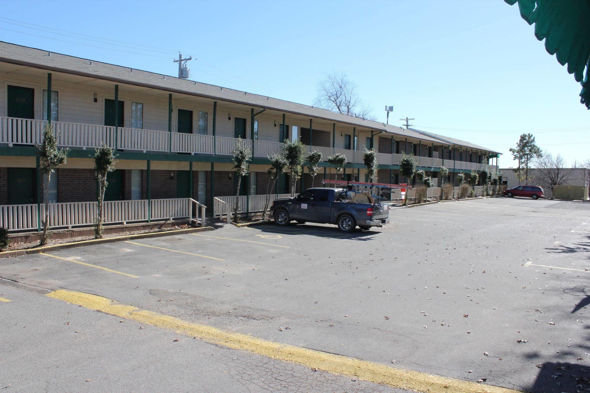 Oak Hill Inn And Suites Tahlequah Eksteriør bilde