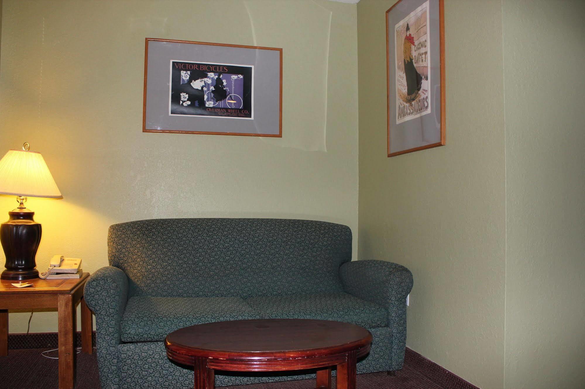 Oak Hill Inn And Suites Tahlequah Eksteriør bilde