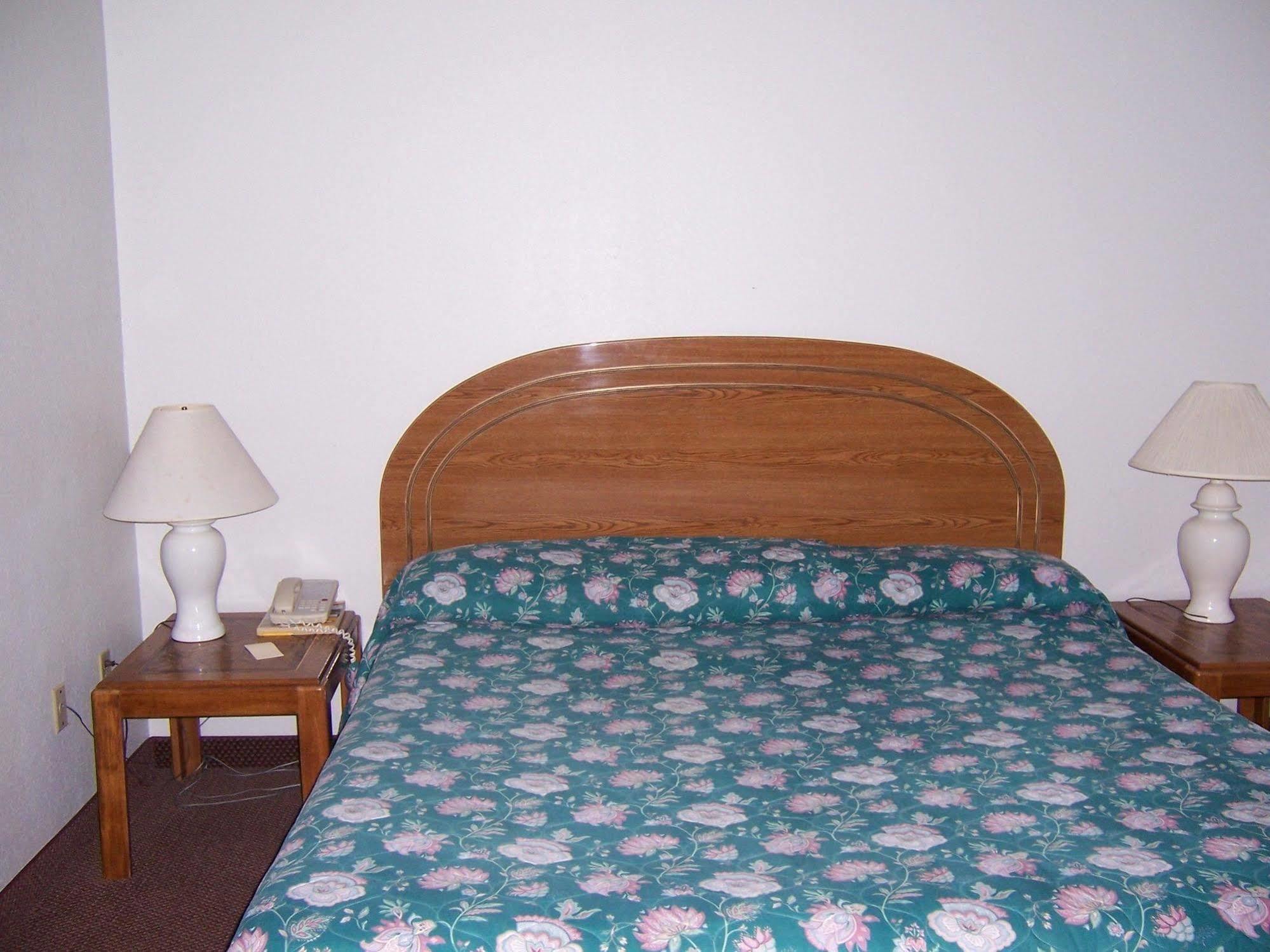 Oak Hill Inn And Suites Tahlequah Eksteriør bilde